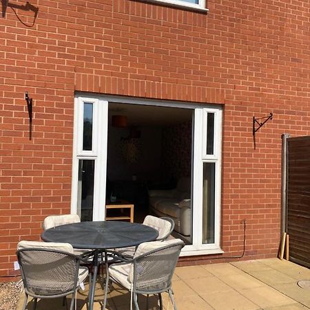 Coventry City Centre Townhouse With Private Parking Villa Buitenkant foto