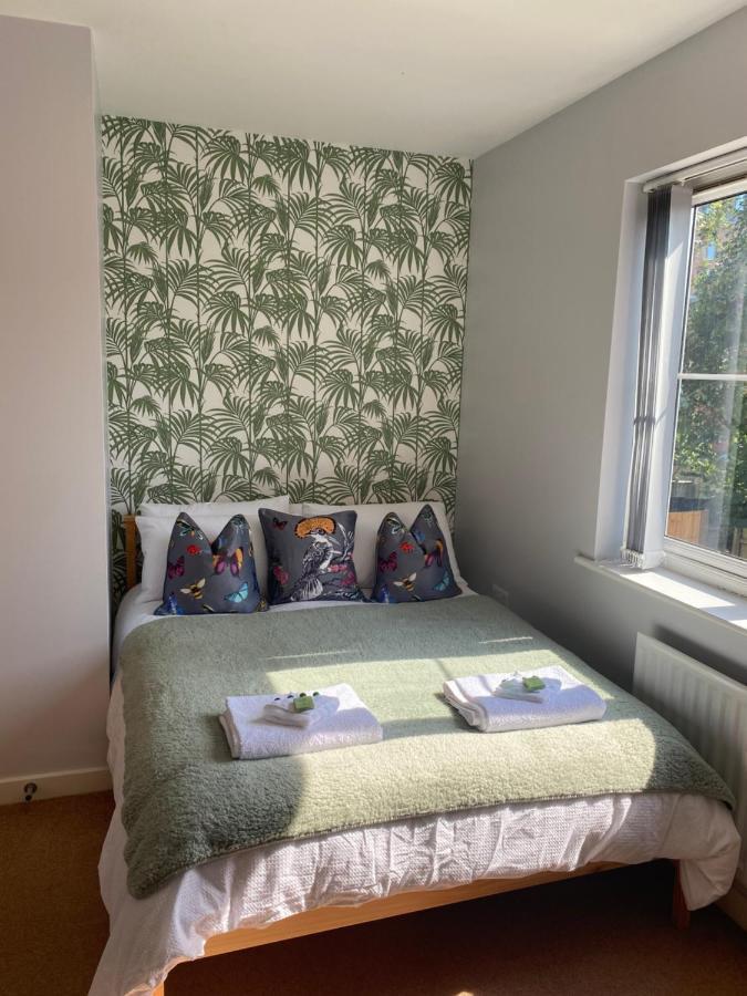 Coventry City Centre Townhouse With Private Parking Villa Buitenkant foto