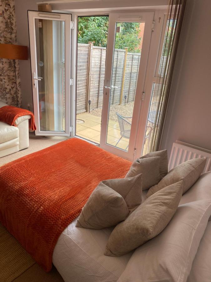 Coventry City Centre Townhouse With Private Parking Villa Buitenkant foto