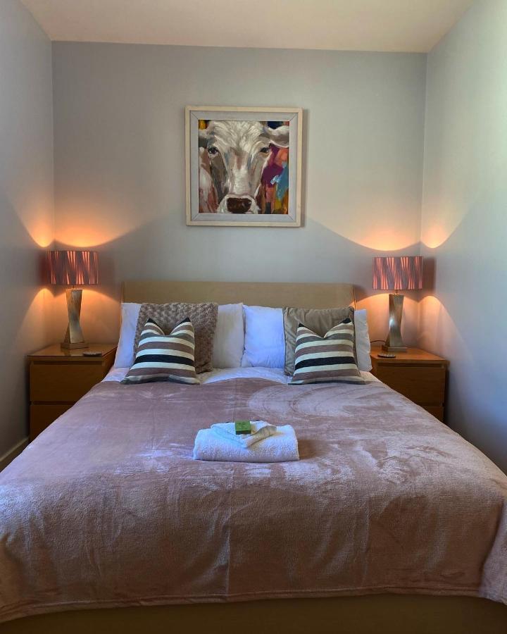 Coventry City Centre Townhouse With Private Parking Villa Buitenkant foto