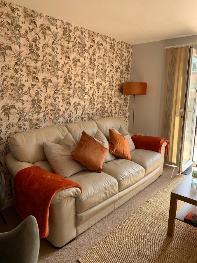 Coventry City Centre Townhouse With Private Parking Villa Buitenkant foto